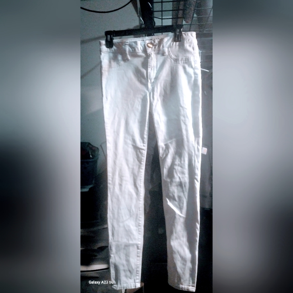 American Eagle White Skinny Jeans